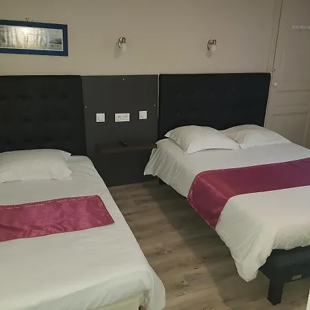 De L'arrivee Hotel 2*